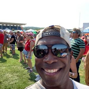 Meet your Posher, Marc